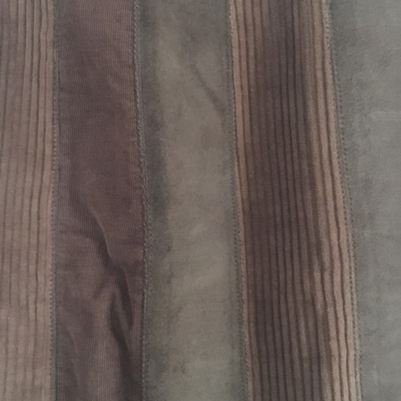 Skirt - Picture 2 of 3